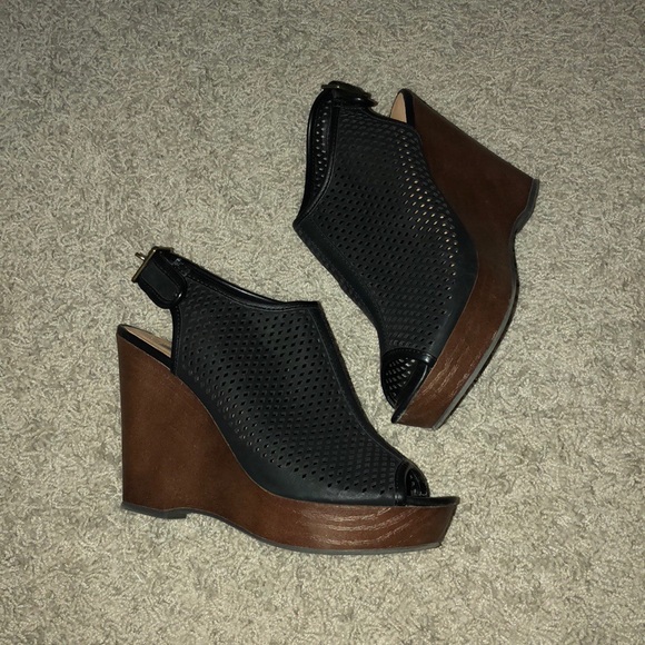 Olsenboye Wedges - Picture 3 of 6